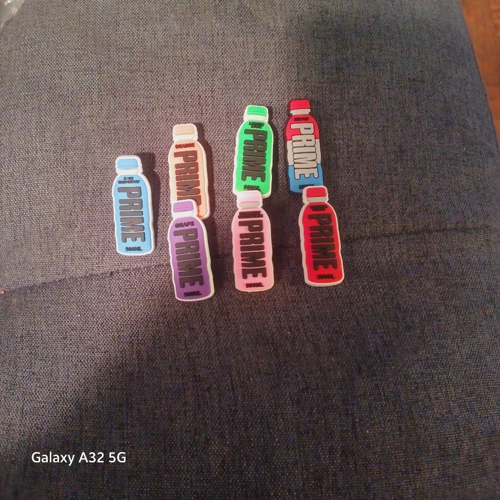 7 Prime Shoe Charms